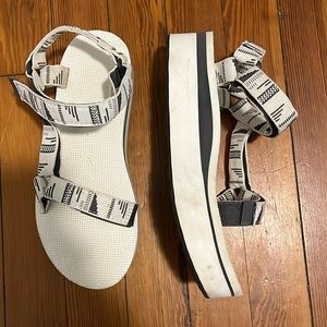 Platform Teva Sandals